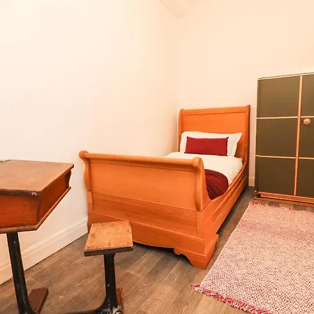 Dyson House
