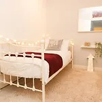 Dyson House